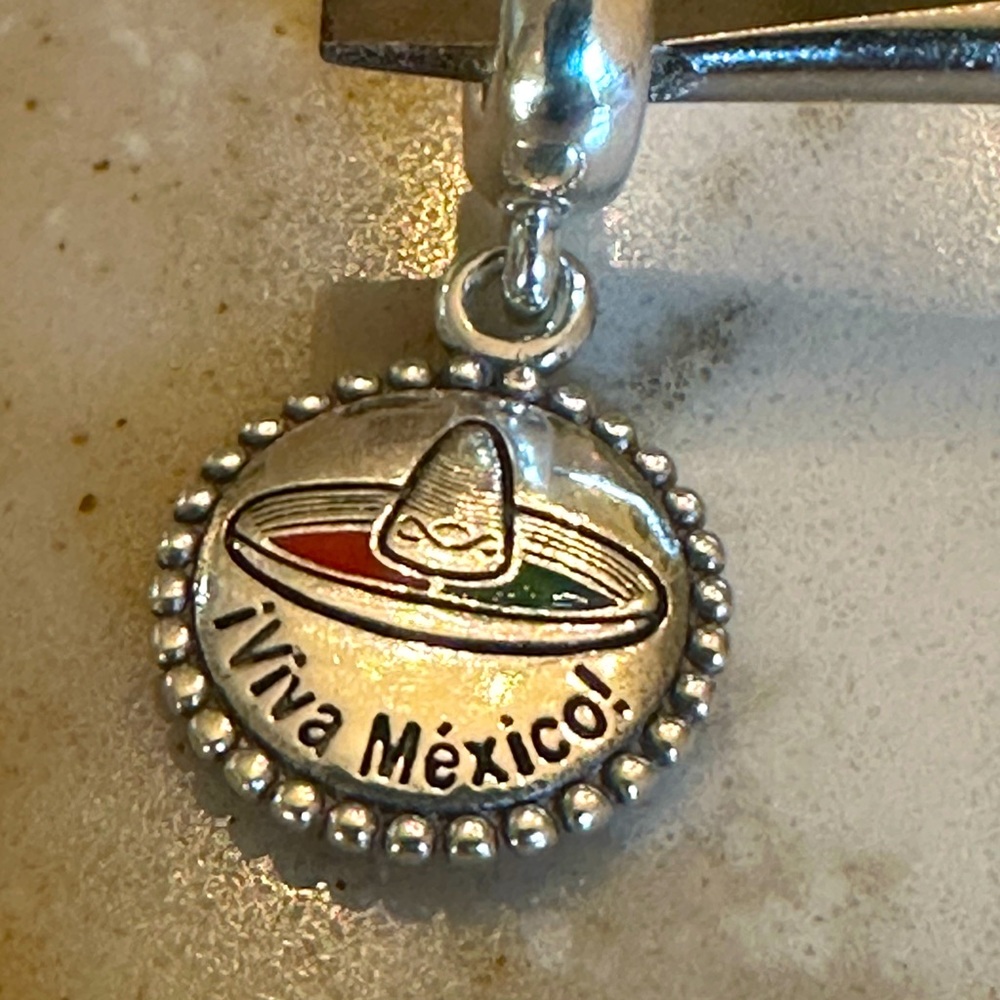 Pandora Vive’ Mexico Charm - Picture 2 of 3